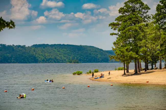 Vacation Spots in Arkansas for Families: 12 Fun Things to